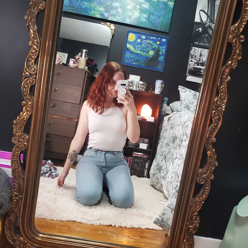Light Wash High-Waisted Jeans